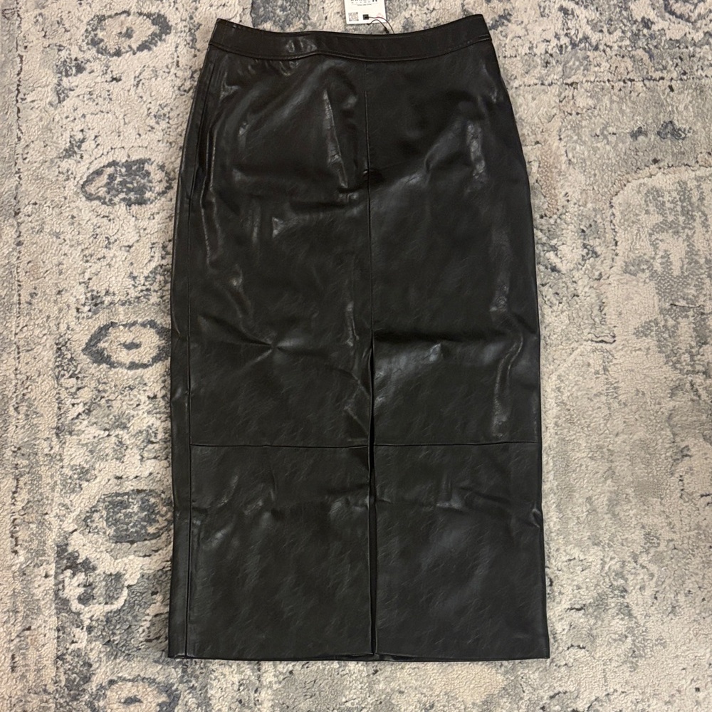 NEW WITH TAGS THIS SEASON Zara Black Faux Leather Pencil Skirt
